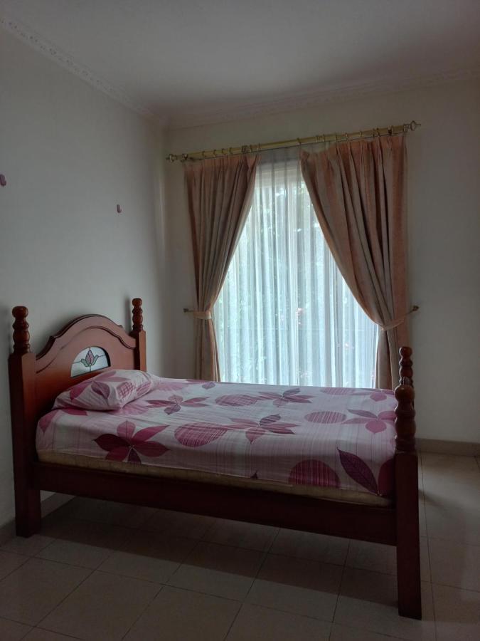 Margot Apartment Pondok Indah Джакарта Екстер'єр фото